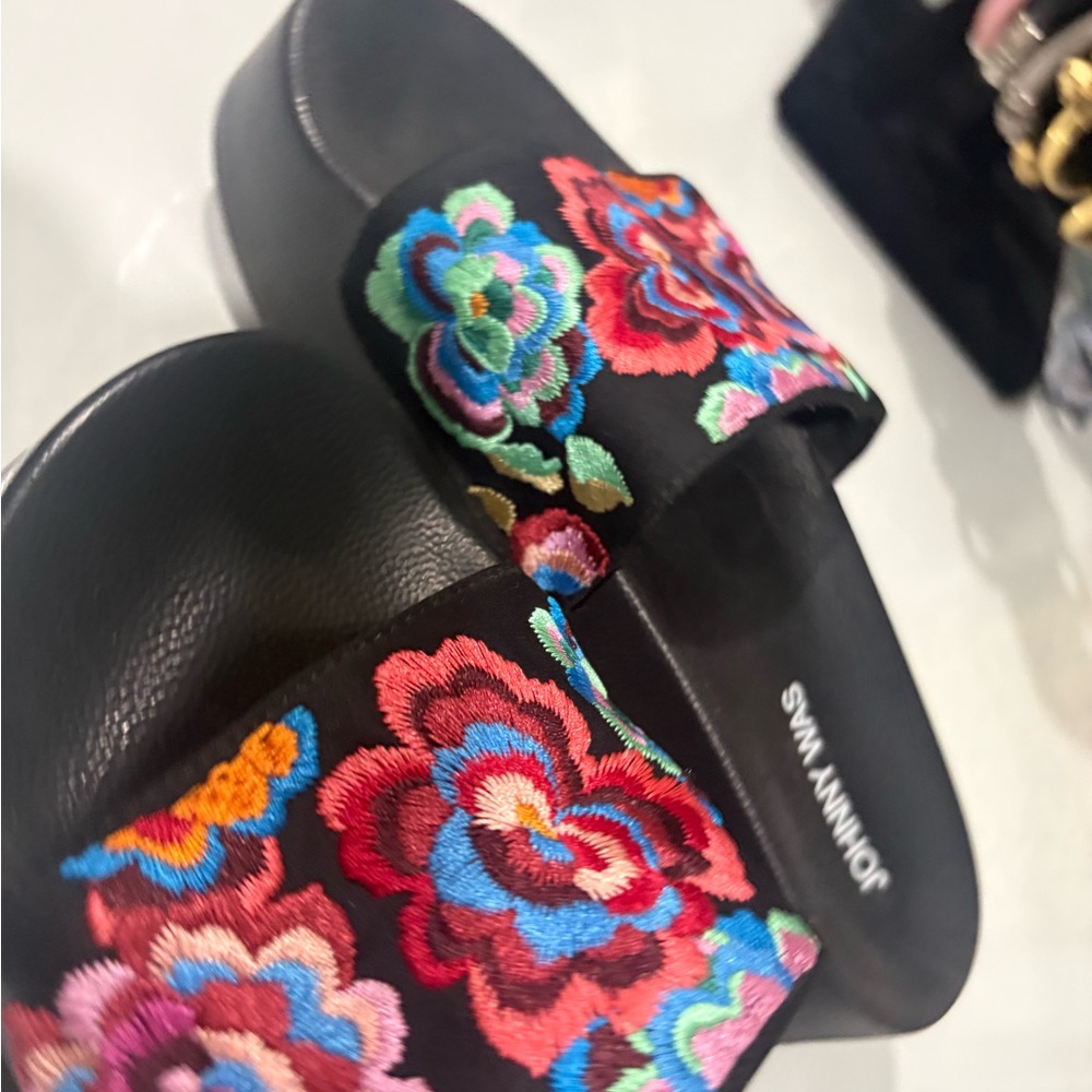 Johnny Was Black Sandals with Colorful Floral Embroidery 7.5 - Picture 9 of 9